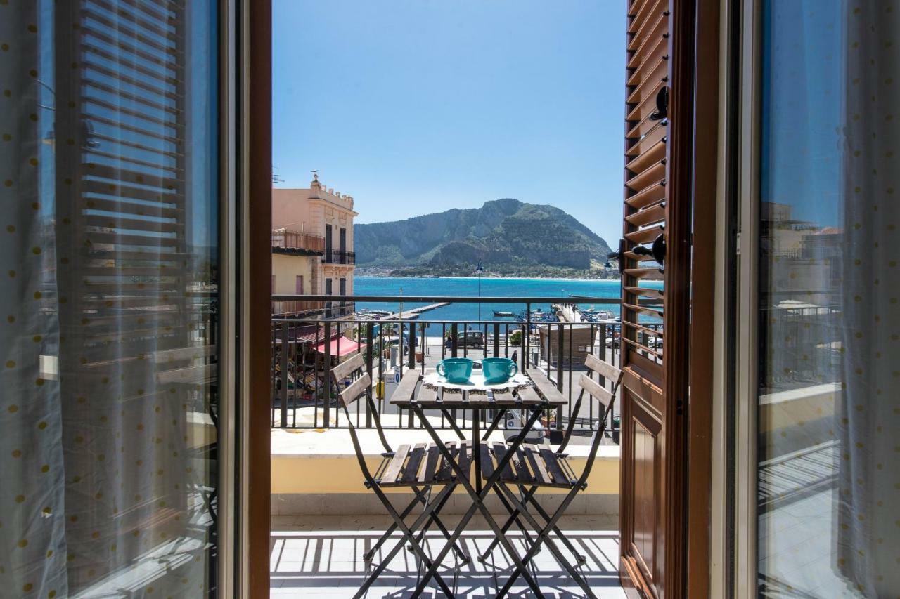 Casetta Vista Mare In Piazza A Mondello Palermo Exterior foto