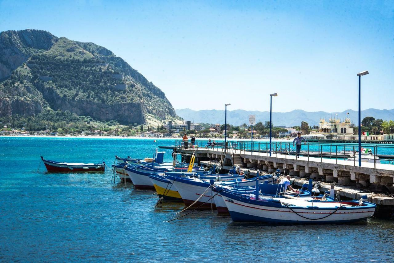 Casetta Vista Mare In Piazza A Mondello Palermo Exterior foto
