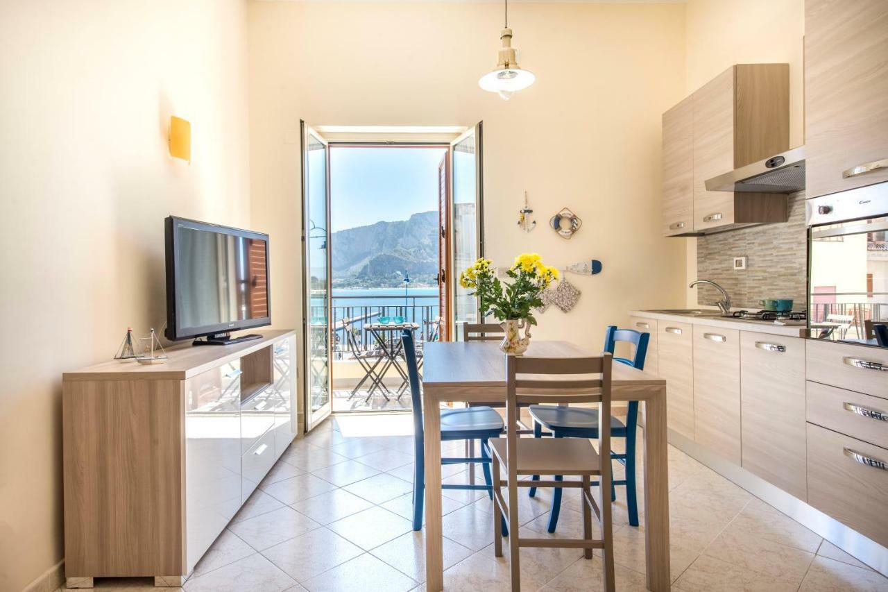 Casetta Vista Mare In Piazza A Mondello Palermo Exterior foto