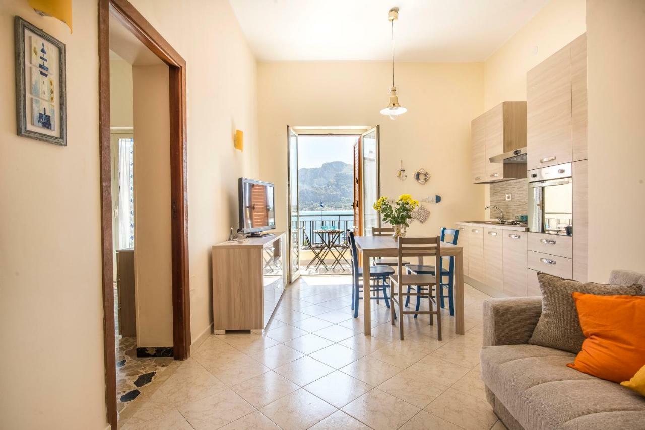 Casetta Vista Mare In Piazza A Mondello Palermo Exterior foto